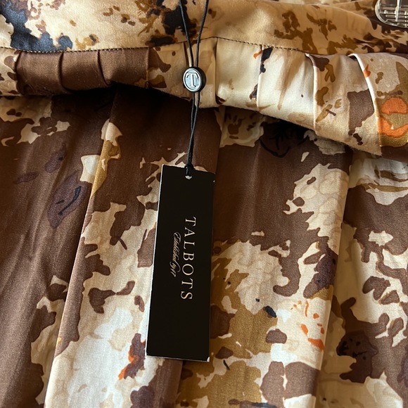 Ladies Talbots skirt. Size 6 New-Never worn. Fully lined. Pockets - Picture 3 of 3